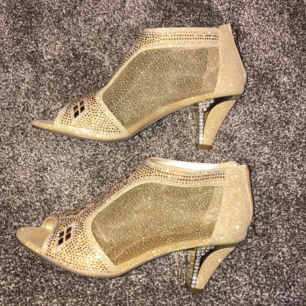 Gold sparkle heels